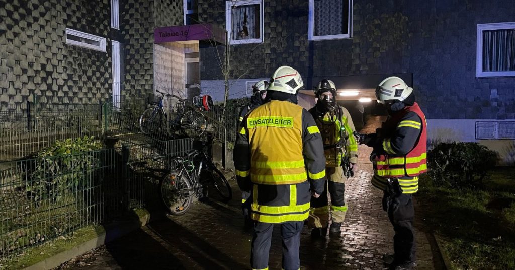 Zwei Verletzte und nächtlicher Feuerwehr Einsatz in Barkenberg / Foto: Bludau