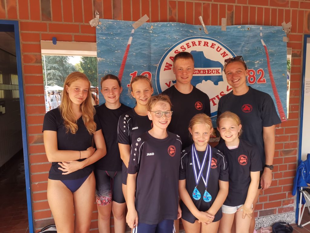 Beim 35. Einladungsschwimmen in Epe kamen in diesem Jahr 19 Vereine aus Deutschland und den Niederlanden zusammen. Die Wasserfreunde Atlantis Lembeck starteten dabei mit sieben Schwimmerinnen und Schwimmern. 