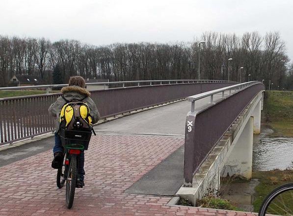 Die Hohenkampbrücke über der Lippe zwischen Holsterhausen und Maria Lindenhof wird ab der kommenden Woche saniert