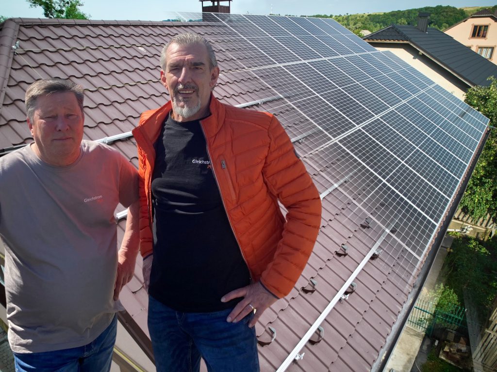 Christoph Knapp und Hans Kühnen sorgen für mächtig Solarpower.