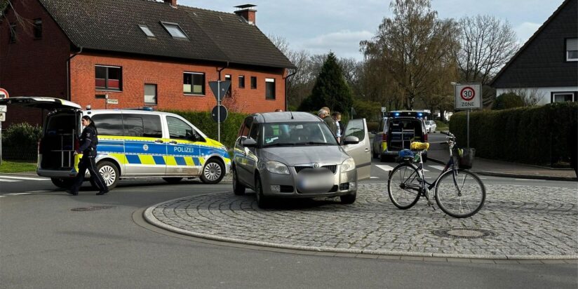In einem unglücklichen Zusammenstoß im Kreisverkehr von Dorsten wurde eine 65-jährige Fahrradfahrerin leicht verletzt, als sie mit einem Auto kollidierte. Der Vorfall, der sich am Donnerstagnachmittag ereignete, wirft erneut Licht auf die Bedeutung von Verkehrssicherheit in städtischen Gebieten.