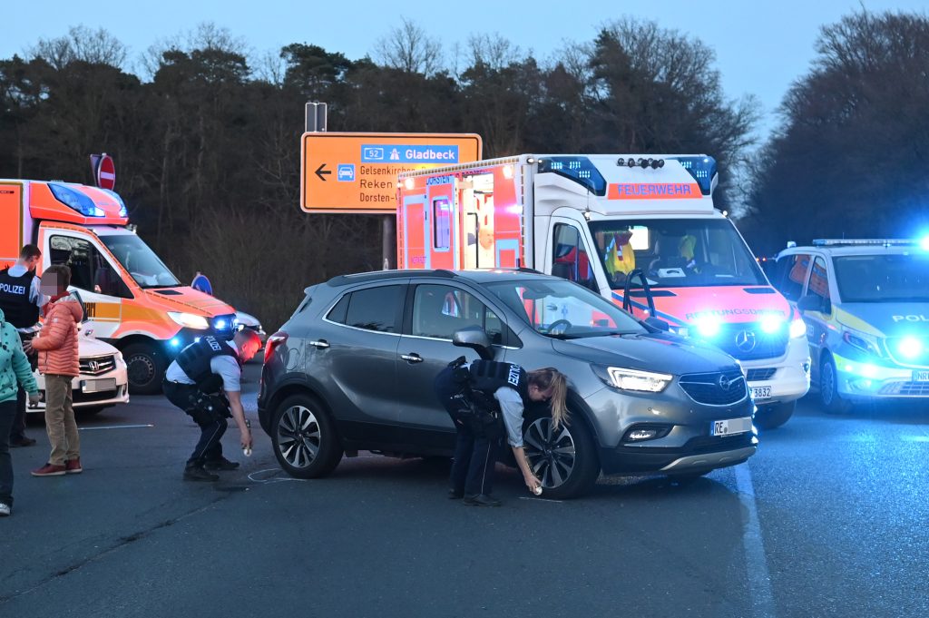 Wieder hat sich an einer unfallträchtigen Kreuzung in Dorsten Hervest ein Unfall ereignet. Dabei wurde unter anderem ein zweijähriges Kind verletzt.