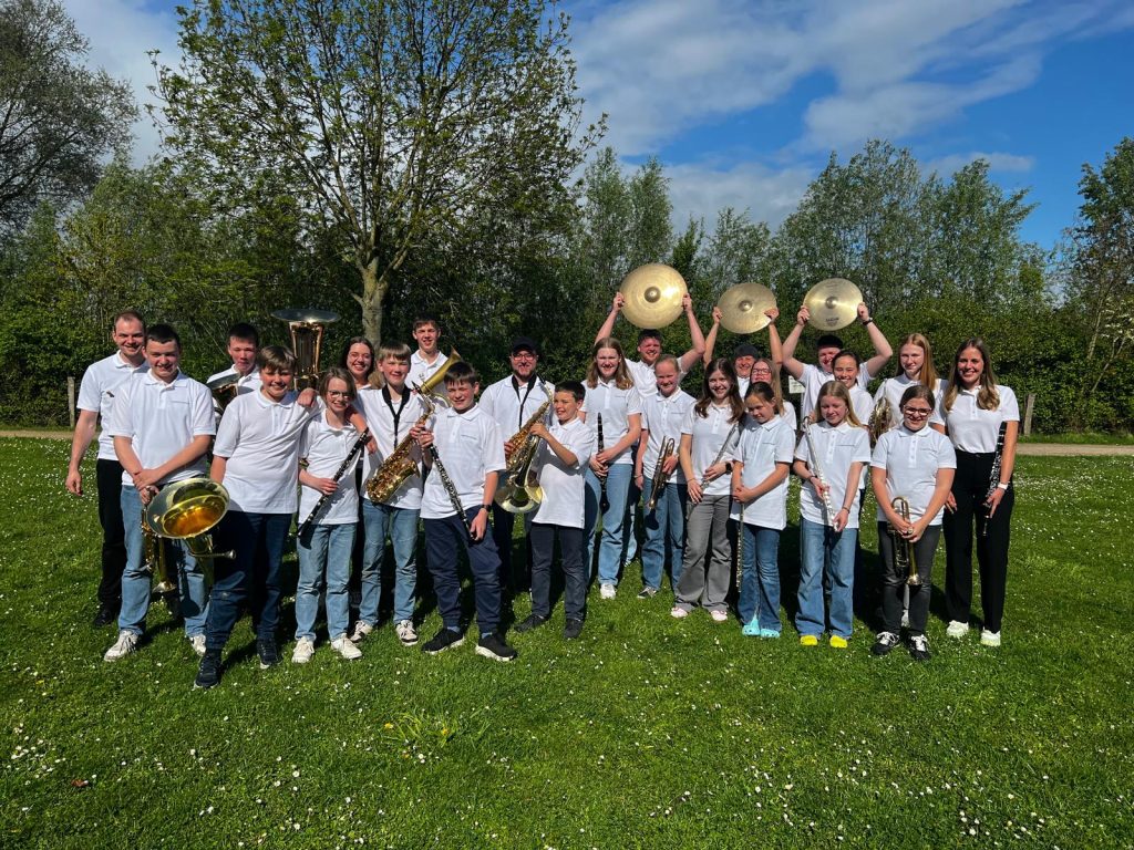24 junge Musikerinnen und Musiker des Jugendorchesters der Blaskapelle Harmonie-Lembeck brachen jetzt zu einem Probenwochenende nach Xanten auf. 